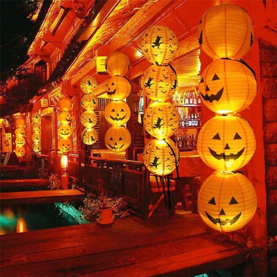 Các mẫu decor bí ngô Halloween đèn lồng đa dạng và sáng tạo