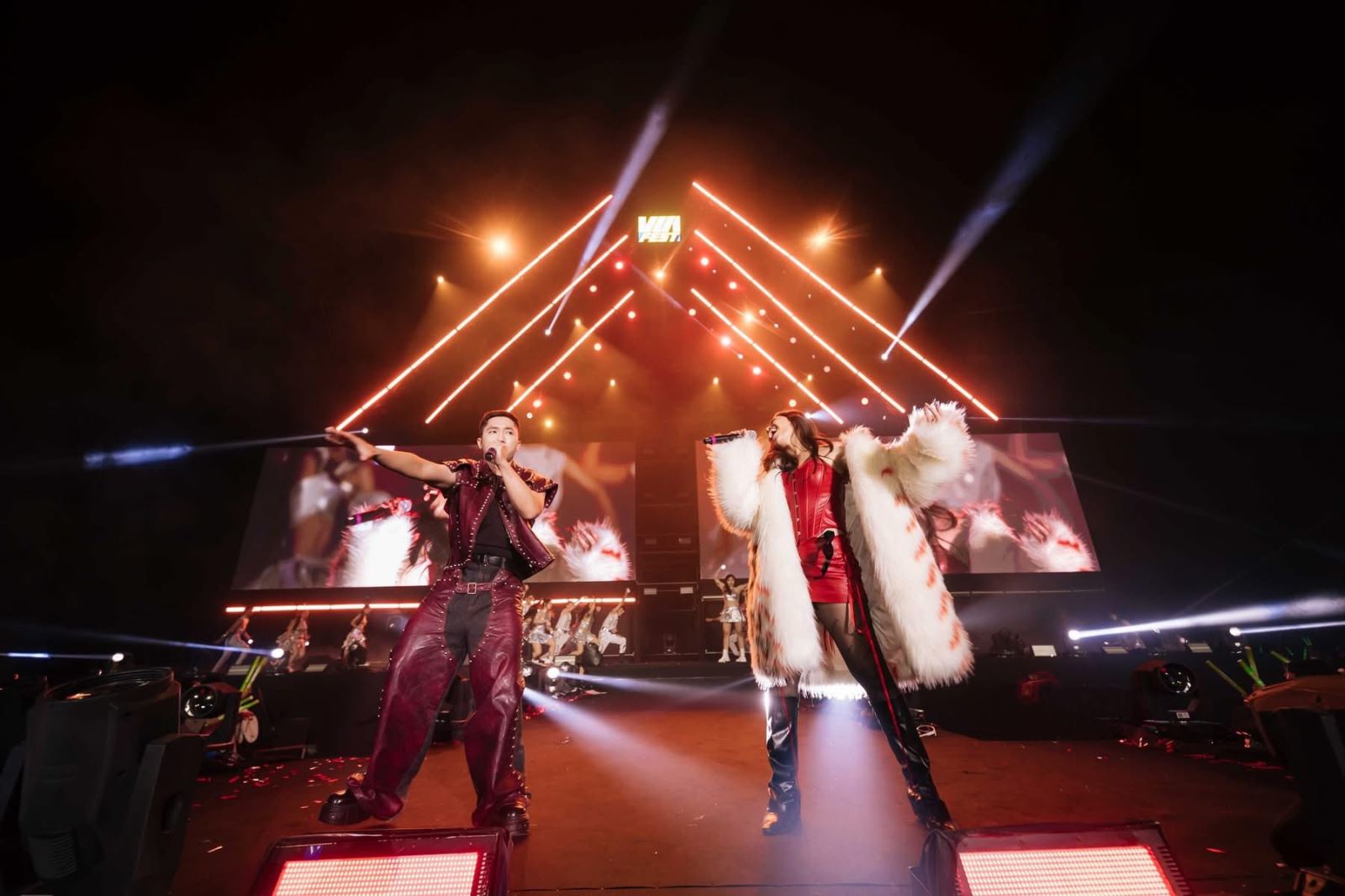 Thi Công Sân Khấu Sự Kiện VUI FEST FPT